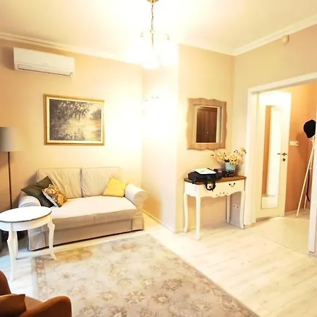 The Hidden Diamond, Appartement Sofia